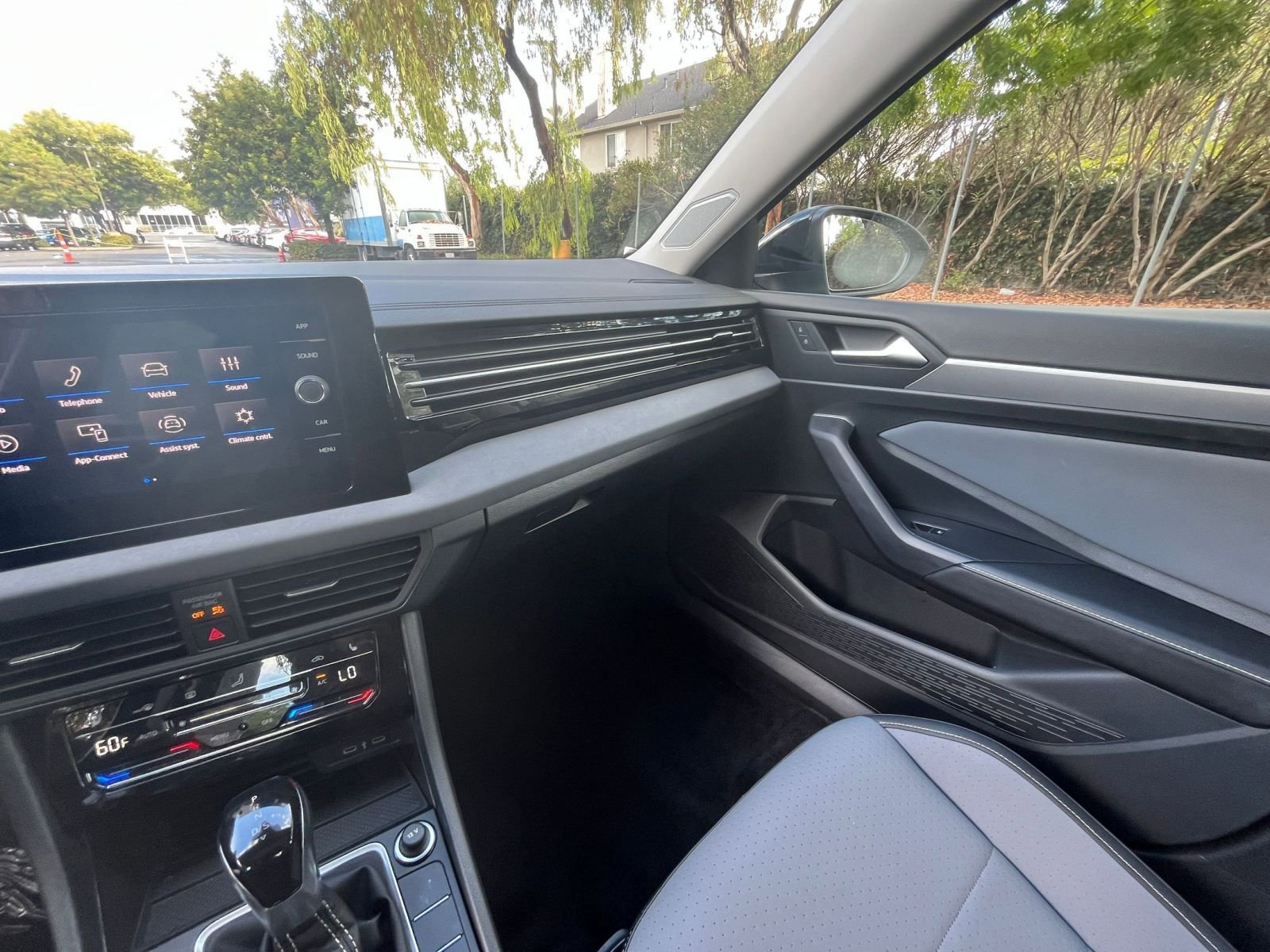 Thumbnail: 2025 Volkswagen Jetta - 34