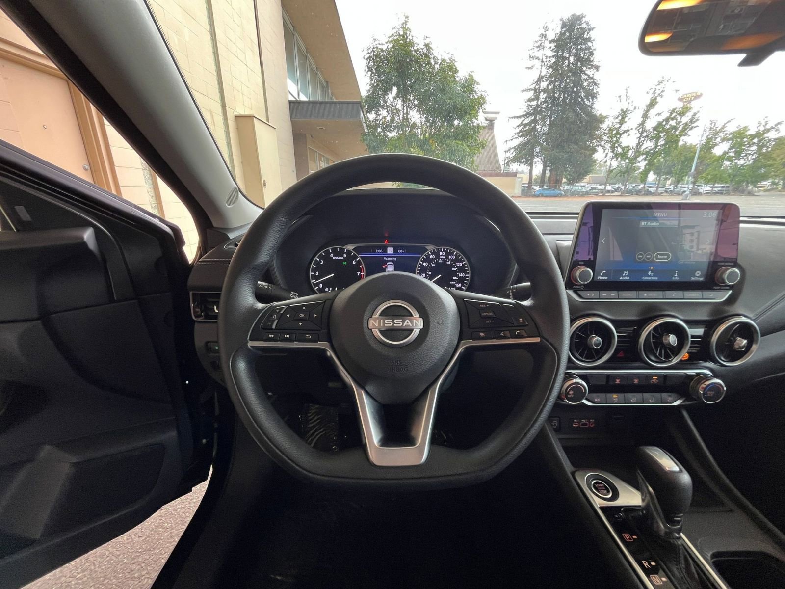 Thumbnail: 2024 Nissan Sentra - 32