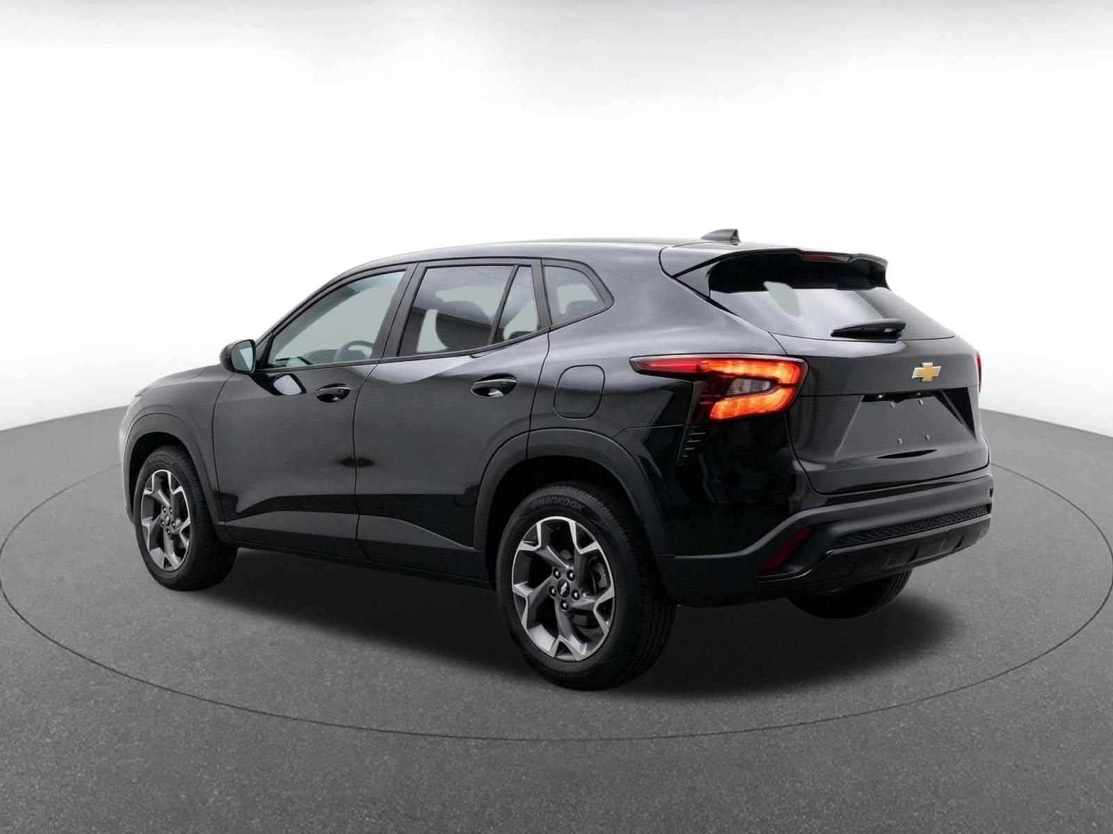 Thumbnail: 2025 Chevrolet Trax - 5