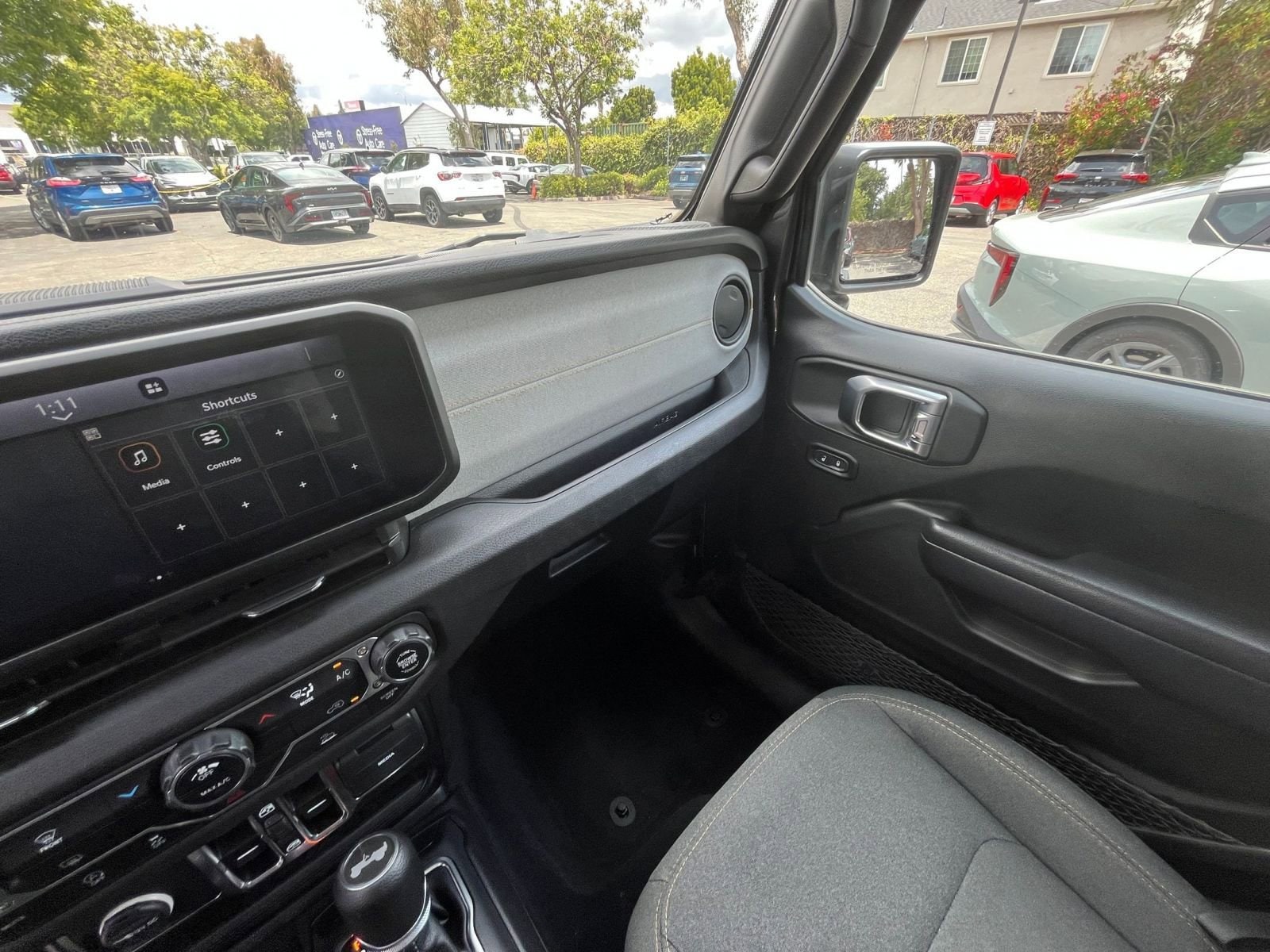 Thumbnail: 2025 Jeep Wrangler - 34