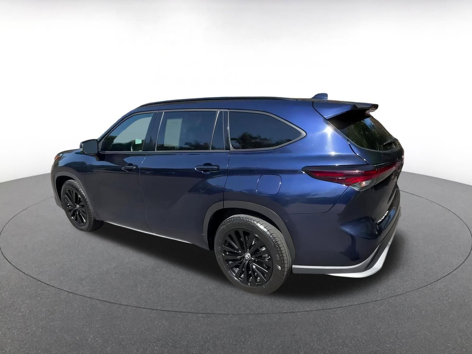 2024 Toyota Highlander XSE 8