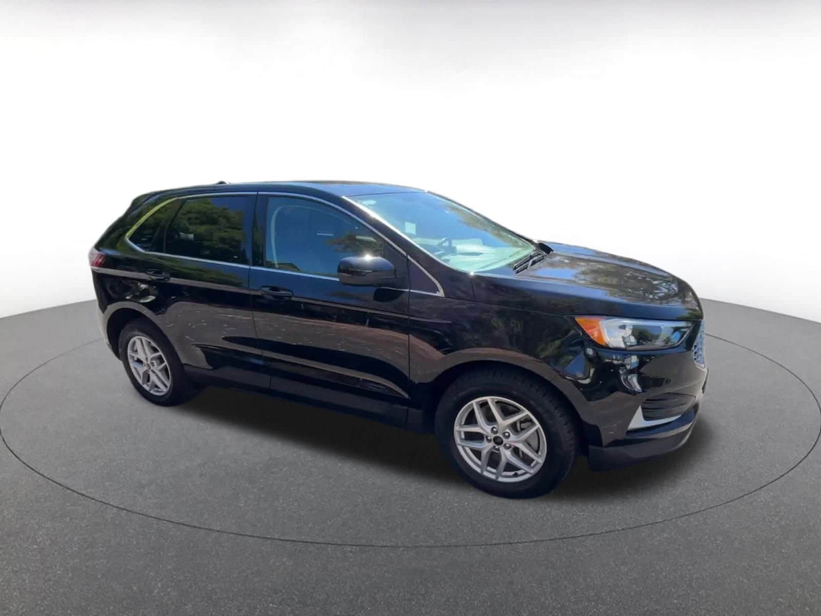 Thumbnail: 2023 Ford Edge - 2