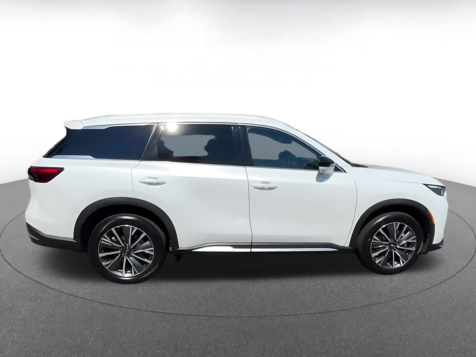 Thumbnail: 2026 INFINITI QX60 - 16
