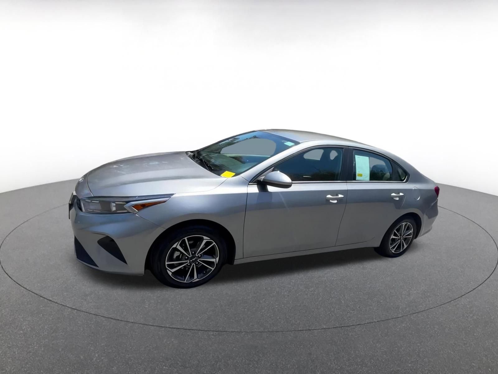 Thumbnail: 2024 Kia Forte - 6