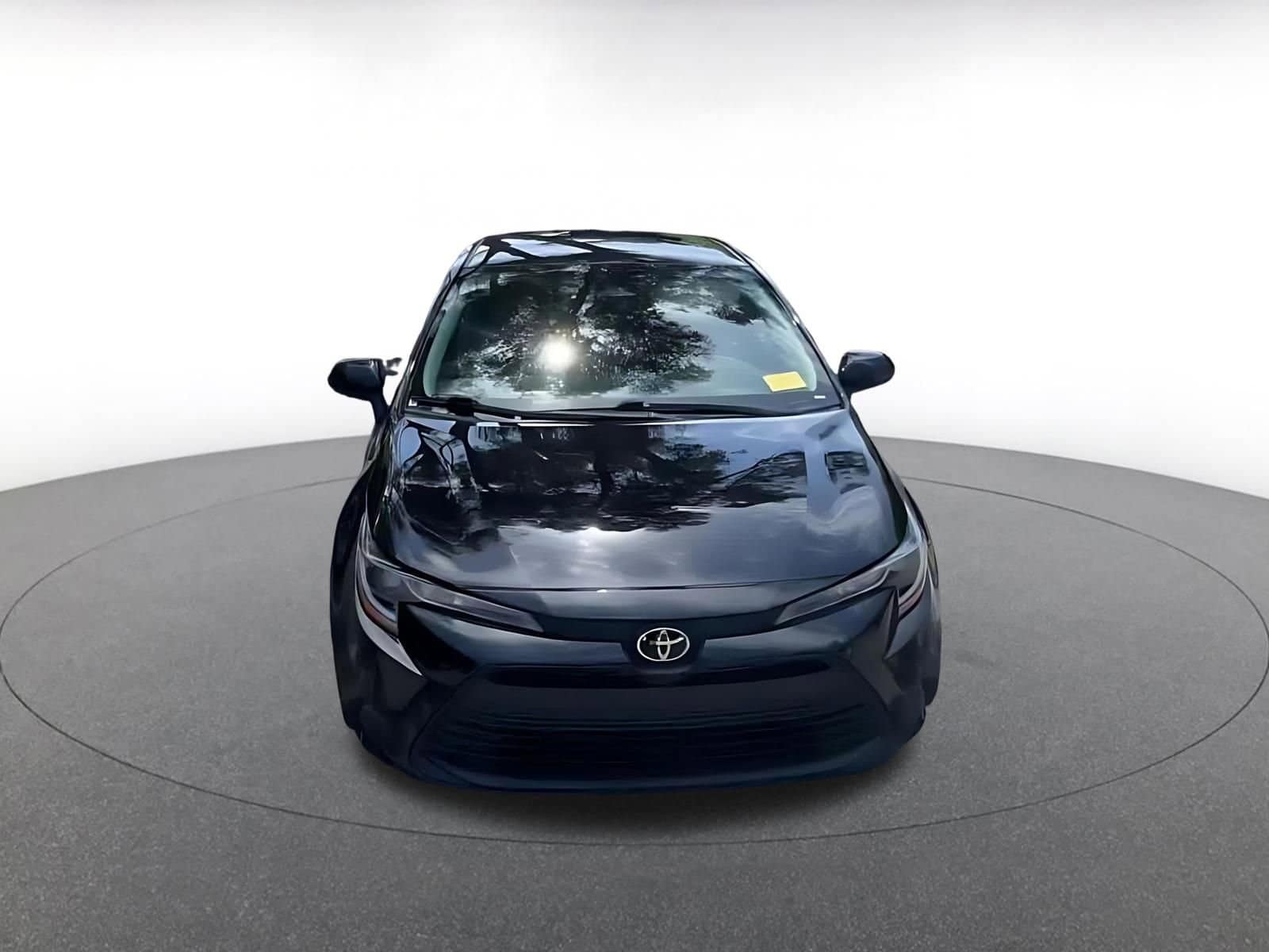 Thumbnail: 2025 Toyota Corolla - 3
