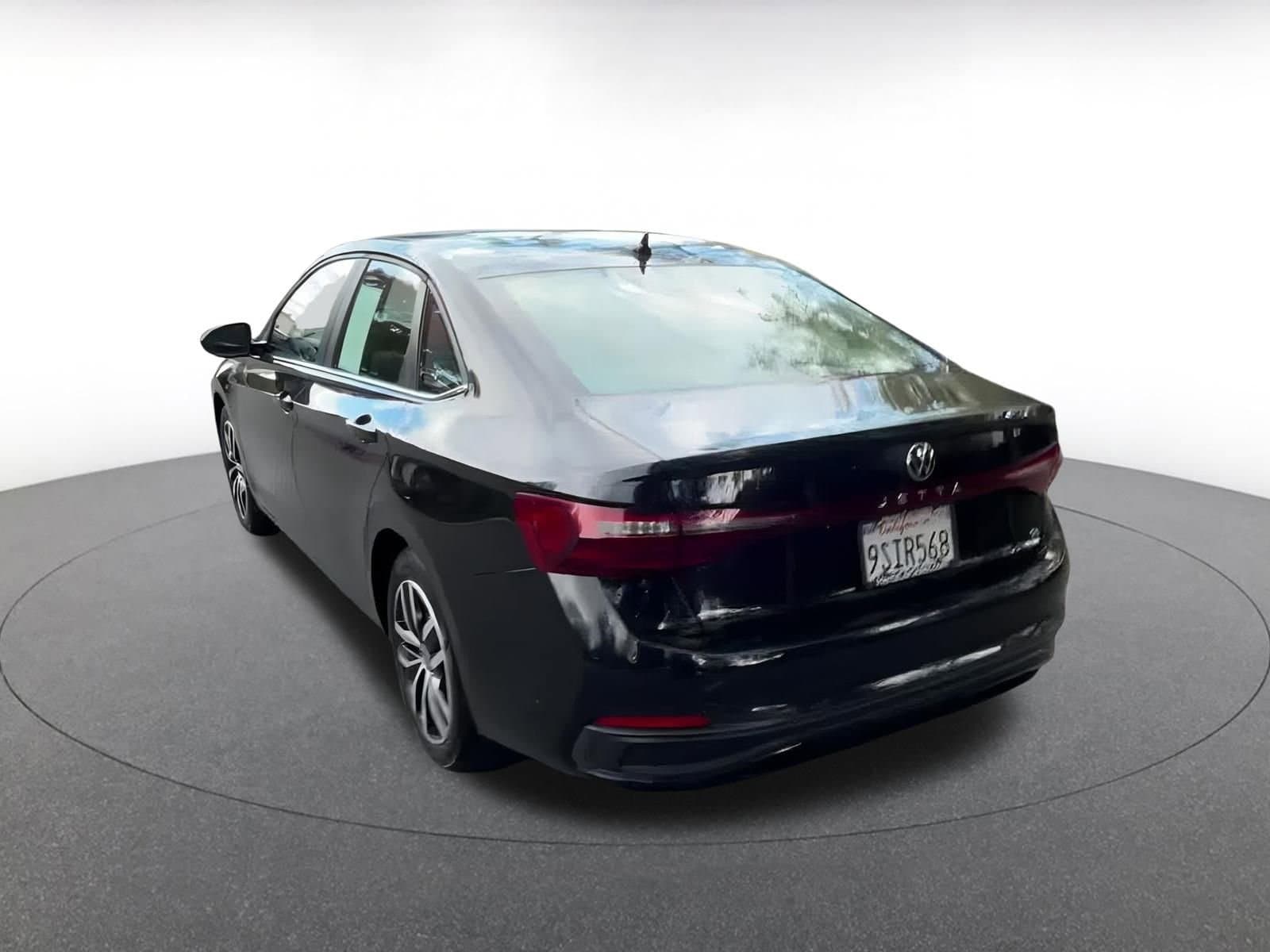 Thumbnail: 2025 Volkswagen Jetta - 4