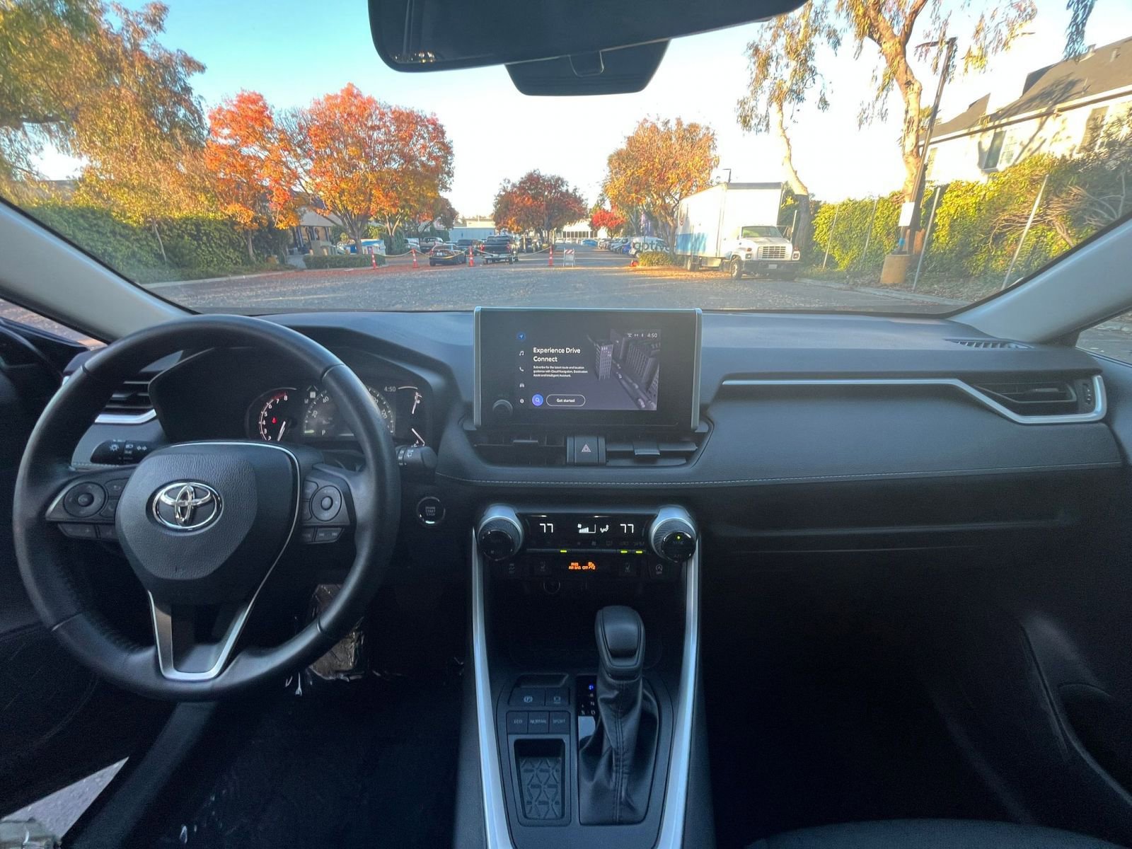 Thumbnail: 2025 Toyota RAV4 - 32