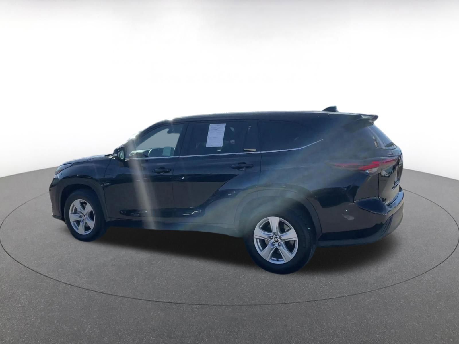 Thumbnail: 2025 Toyota Highlander - 10