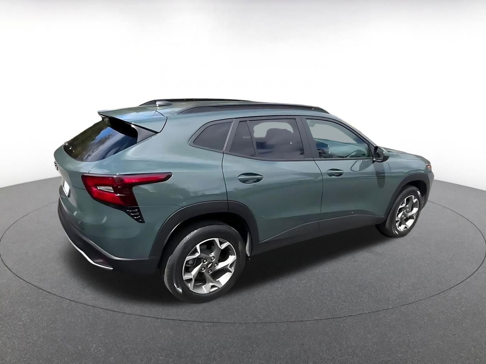 Thumbnail: 2025 Chevrolet Trax - 15