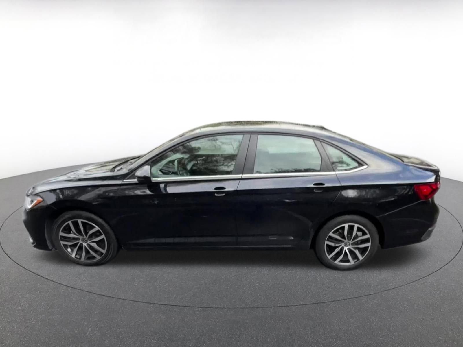 Thumbnail: 2025 Volkswagen Jetta - 9