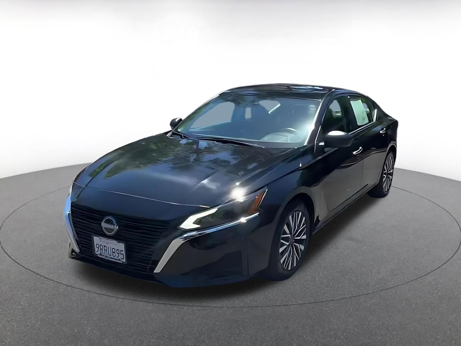 Thumbnail: 2025 Nissan Altima - 7