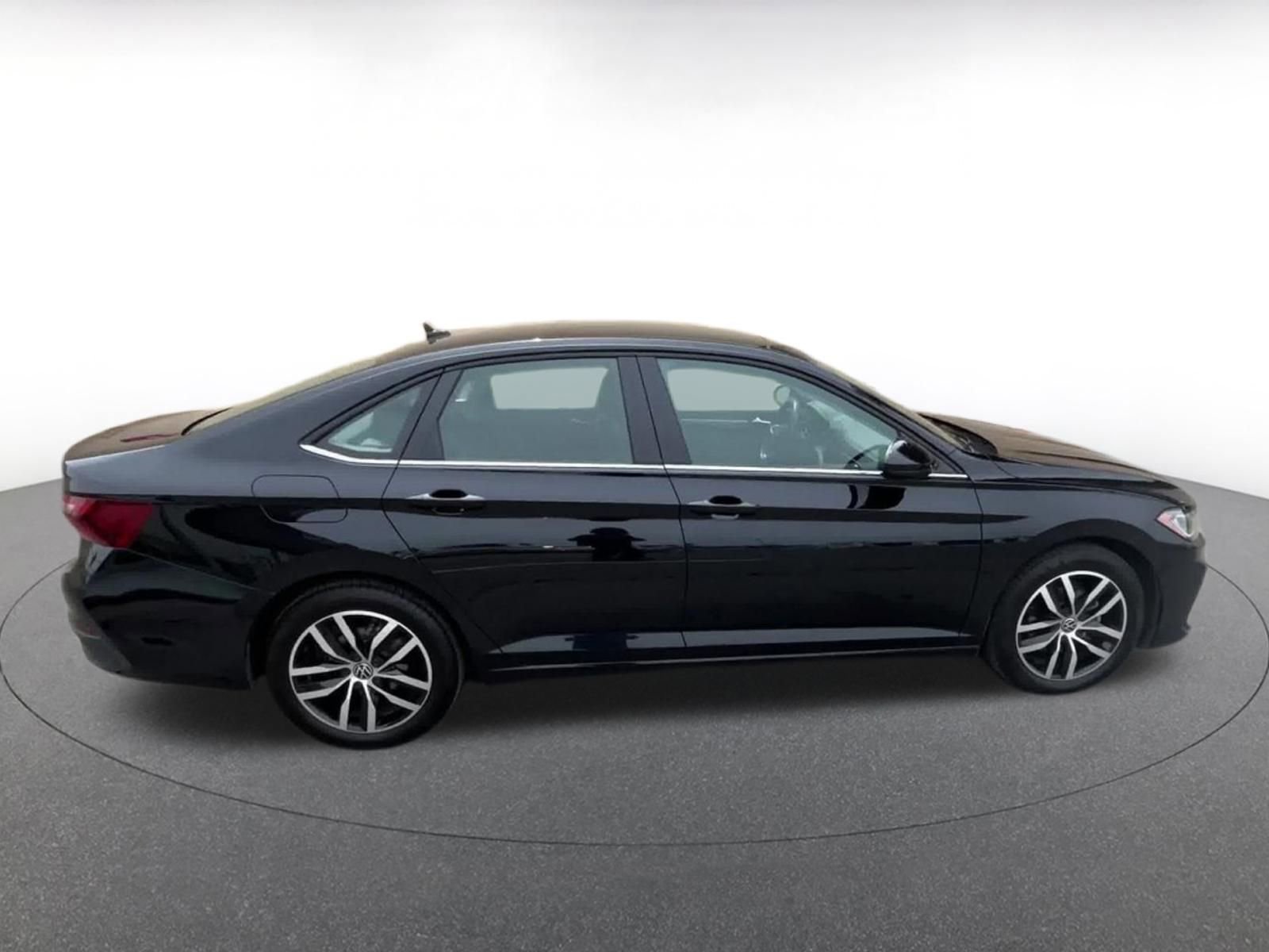 Thumbnail: 2025 Volkswagen Jetta - 16