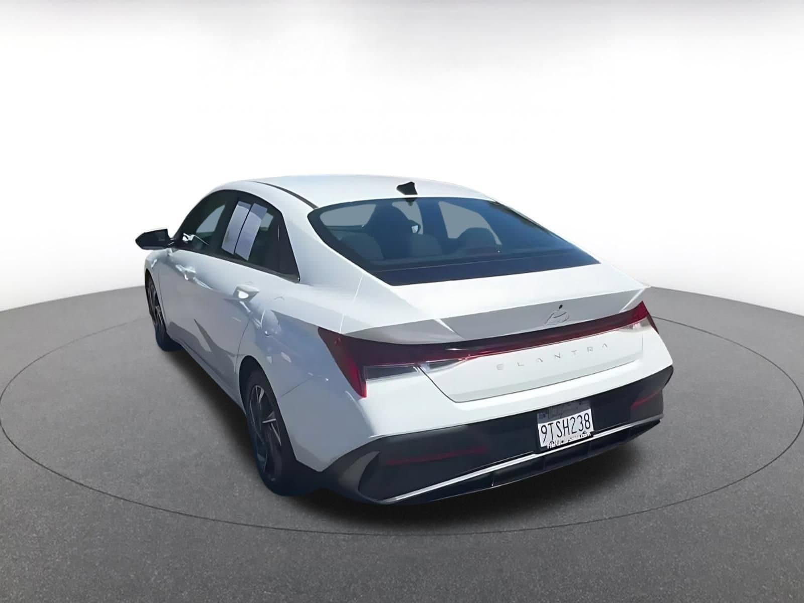 Thumbnail: 2025 Hyundai Elantra - 9