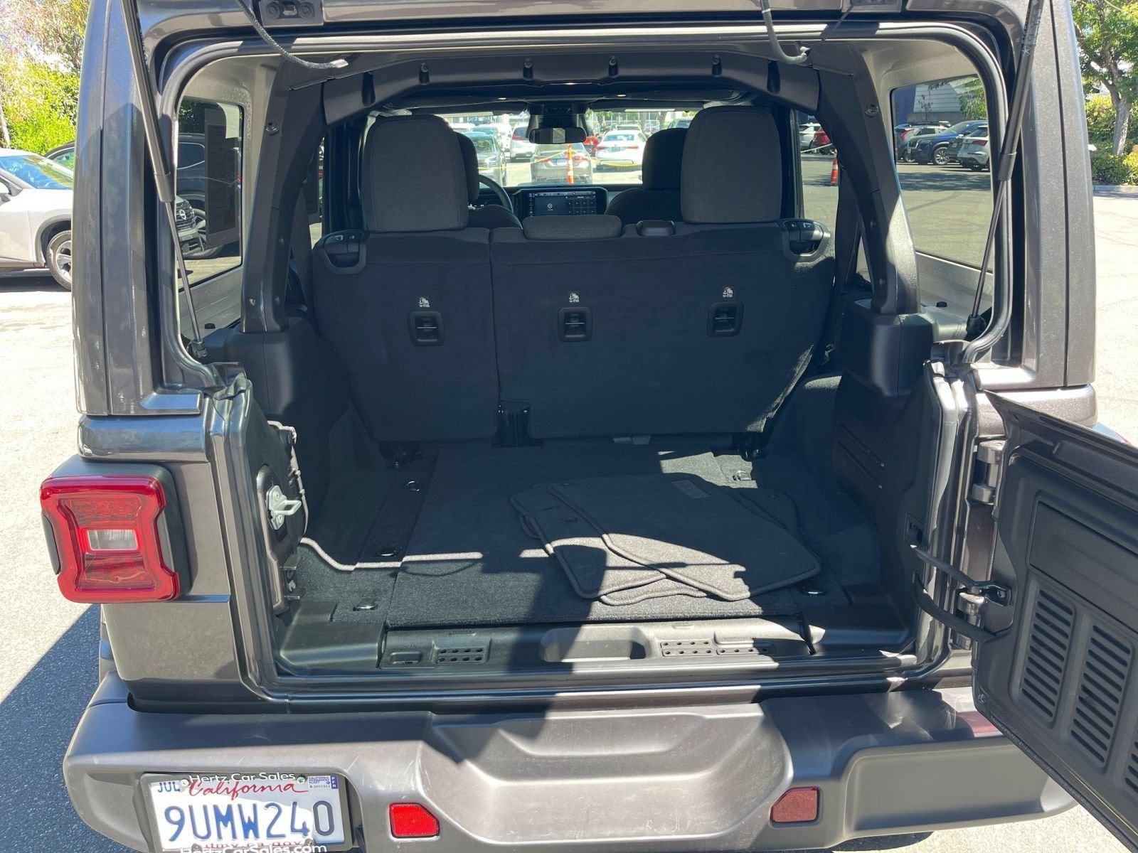 Thumbnail: 2025 Jeep Wrangler - 31