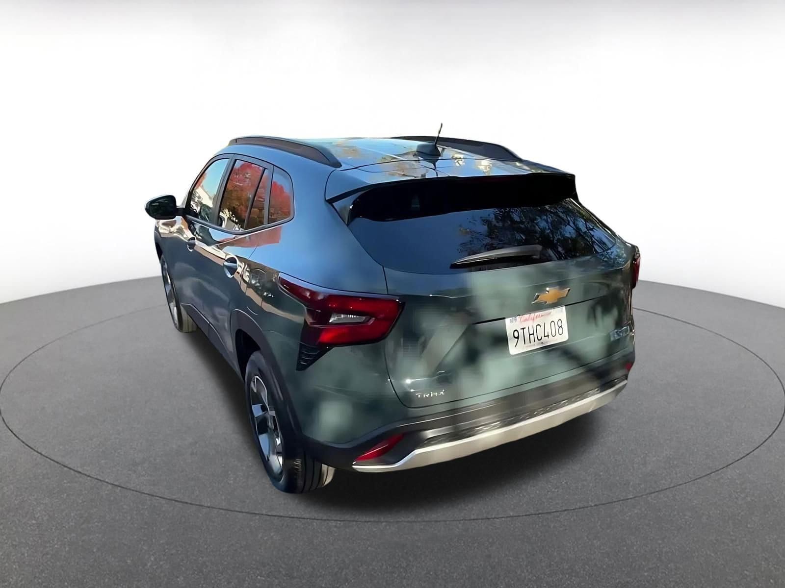 Thumbnail: 2025 Chevrolet Trax - 11