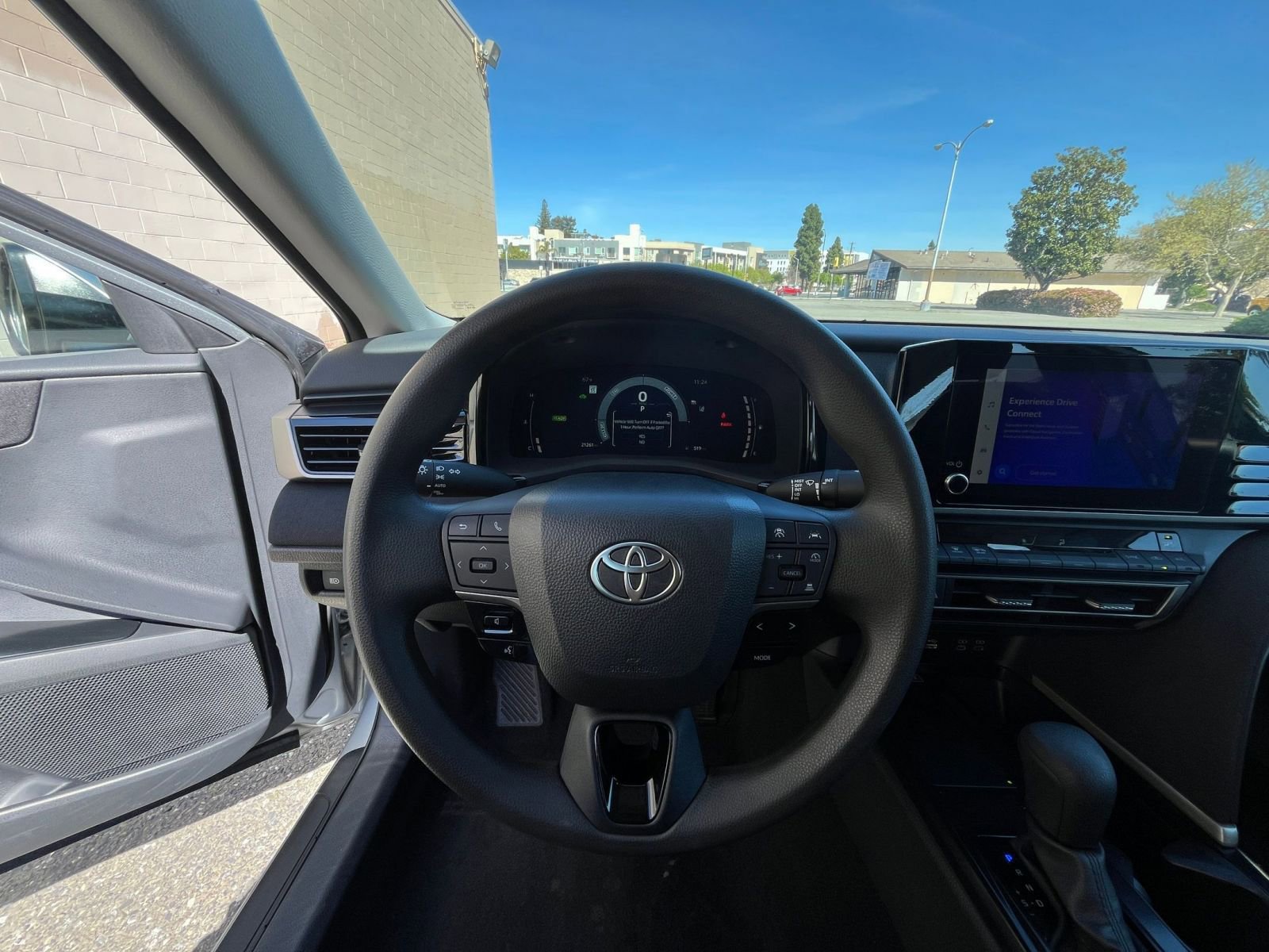 Thumbnail: 2025 Toyota Camry - 33