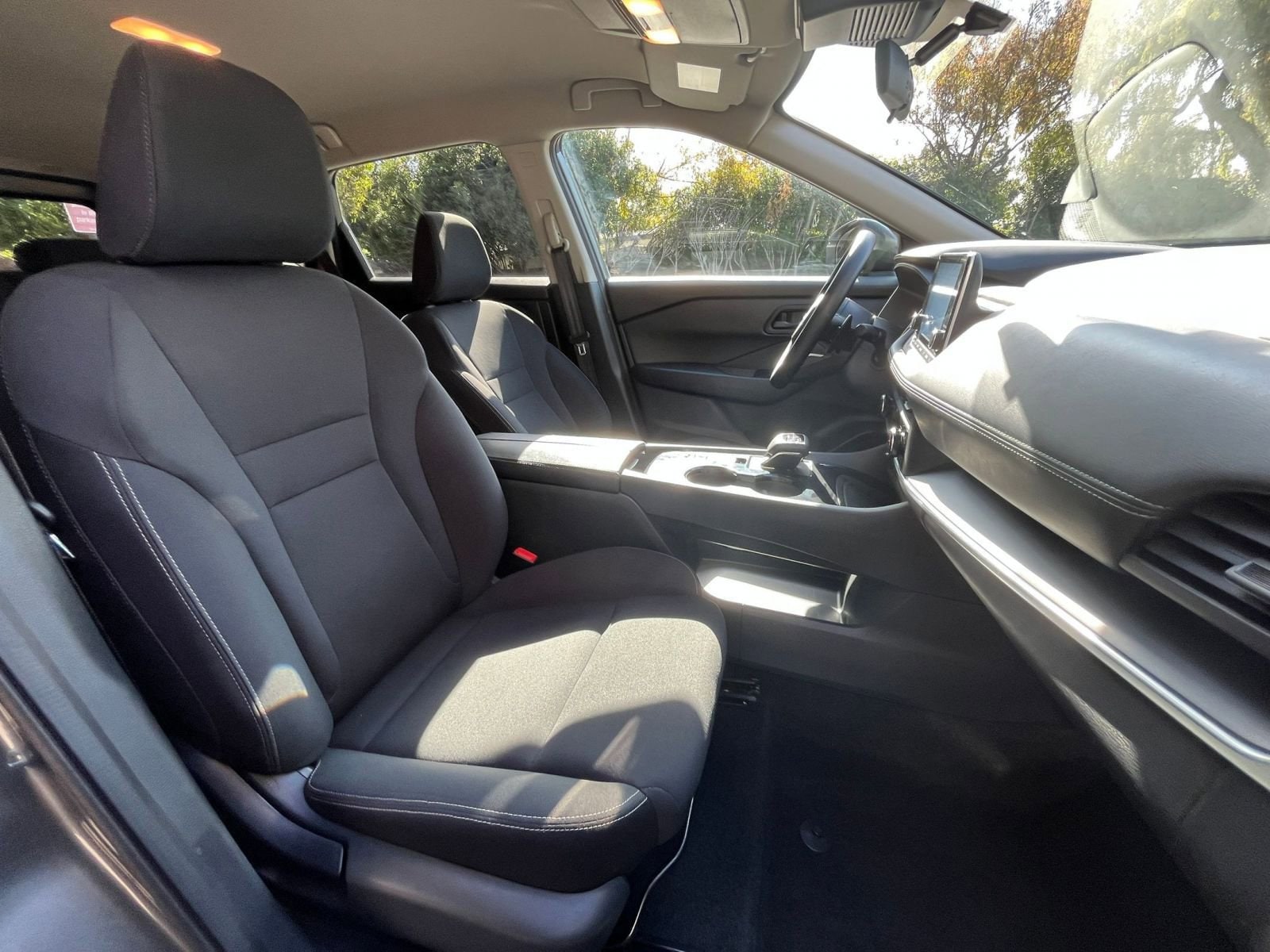 2024 Nissan Rogue S 30