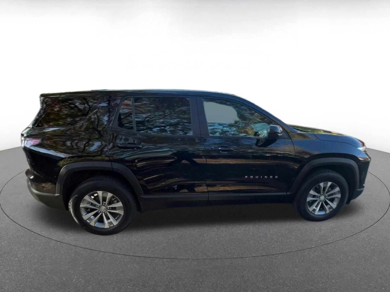 Thumbnail: 2025 Chevrolet Equinox - 16