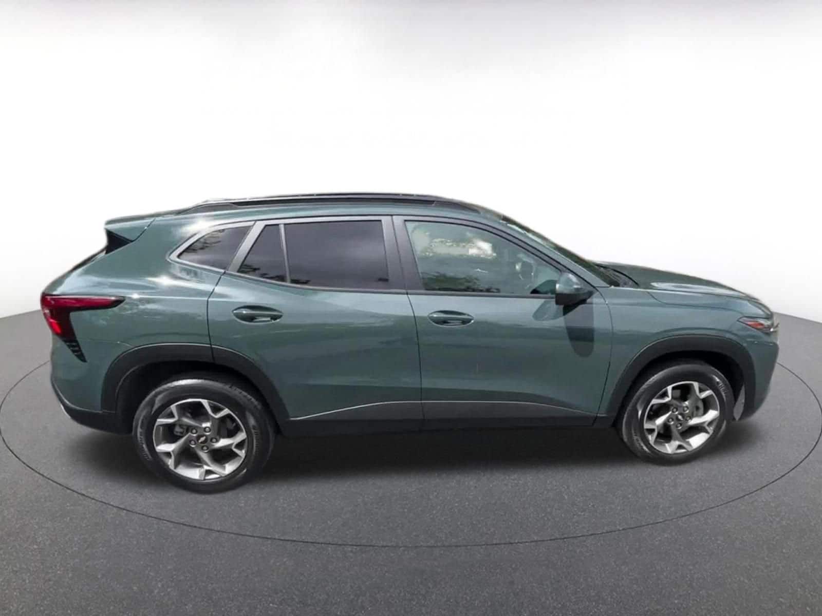 Thumbnail: 2025 Chevrolet Trax - 16