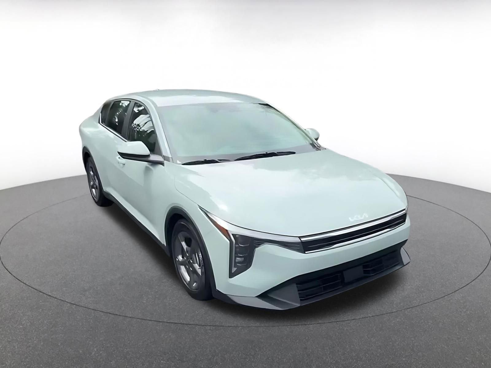 Thumbnail: 2025 Kia K4 - 3