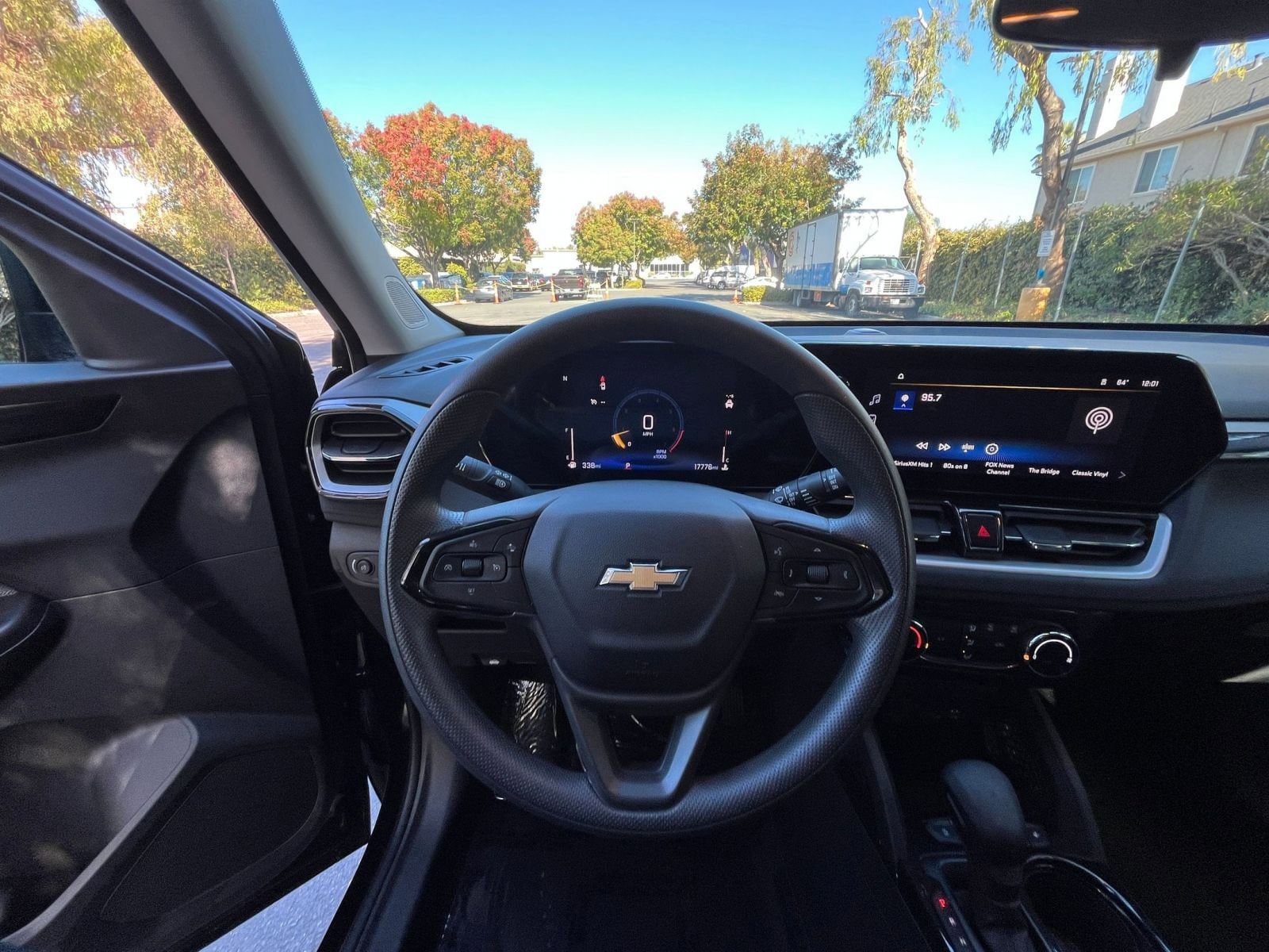 Thumbnail: 2025 Chevrolet TrailBlazer - 32