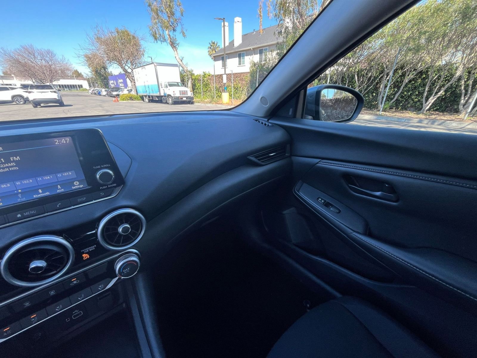 Thumbnail: 2025 Nissan Sentra - 33