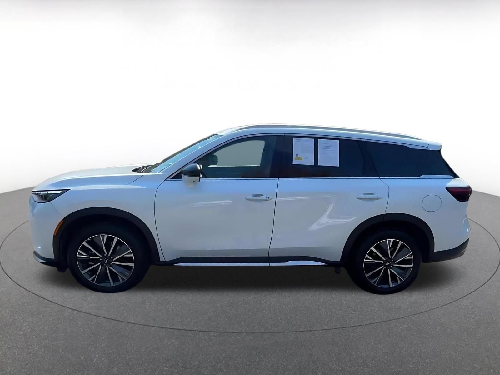 Thumbnail: 2026 INFINITI QX60 - 9