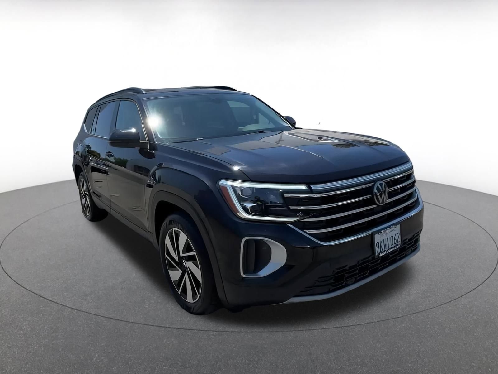 Thumbnail: 2024 Volkswagen Atlas - 3