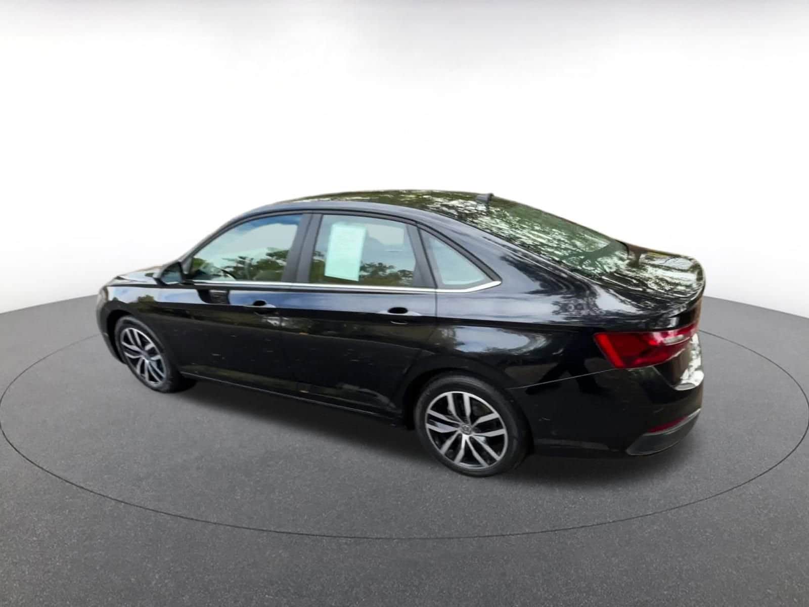 Thumbnail: 2025 Volkswagen Jetta - 10