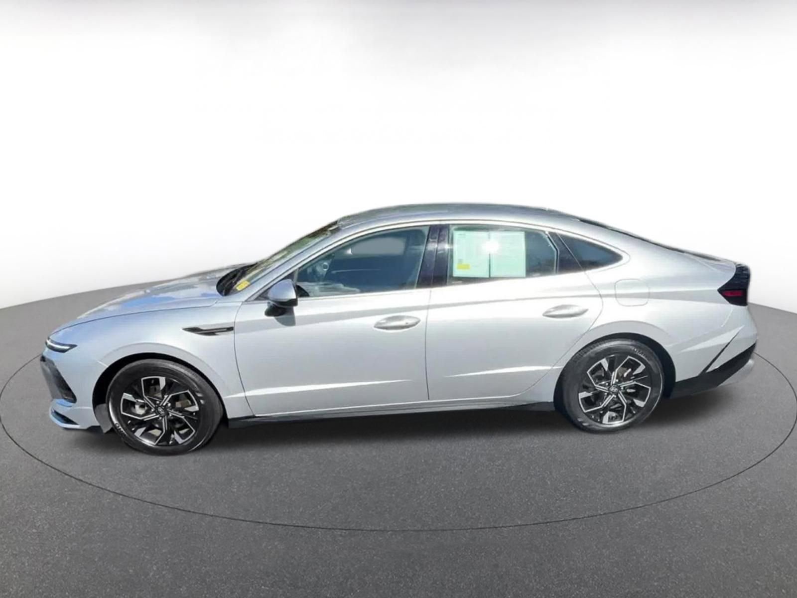 Thumbnail: 2025 Hyundai Sonata - 9