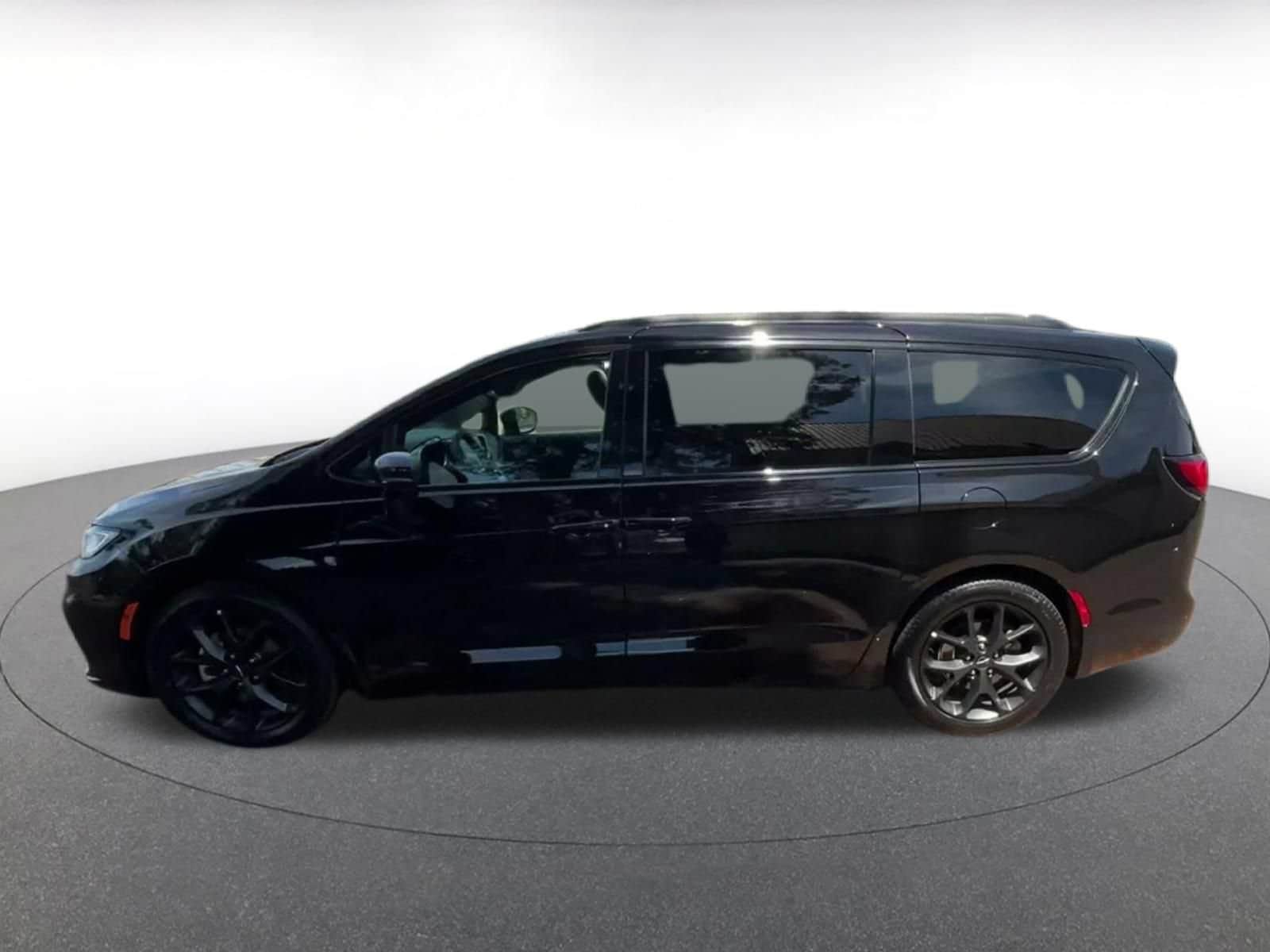 Thumbnail: 2025 Chrysler Pacifica - 7