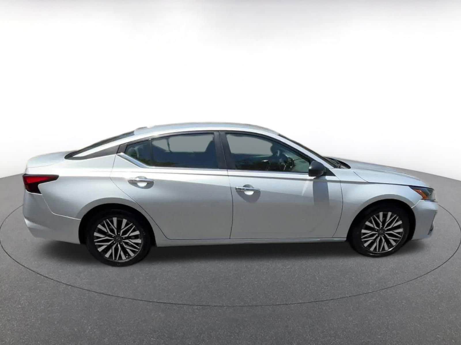 2024 Nissan Altima SV 13