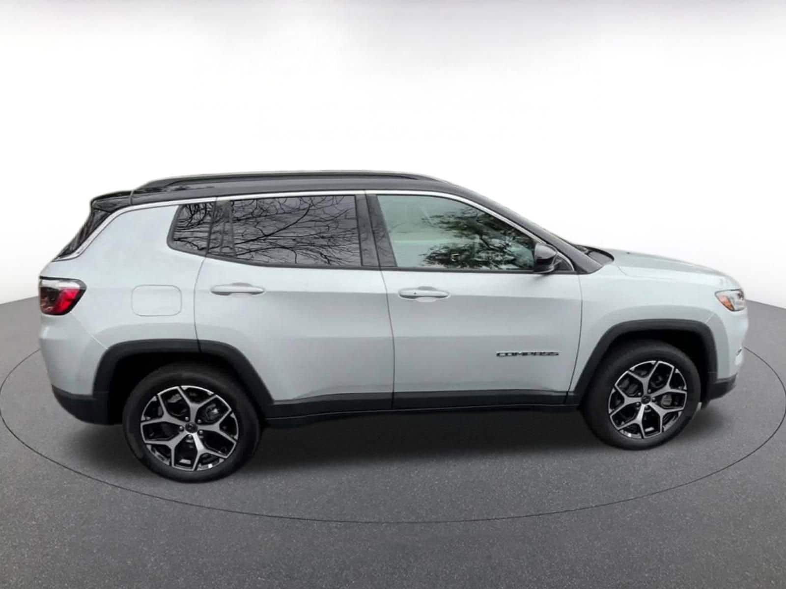 Thumbnail: 2025 Jeep Compass - 15