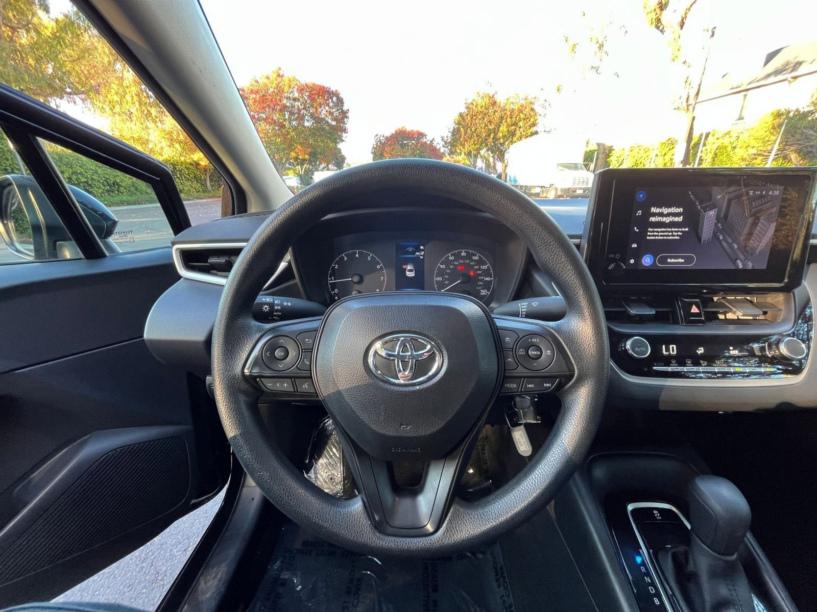 Thumbnail: 2025 Toyota Corolla - 32