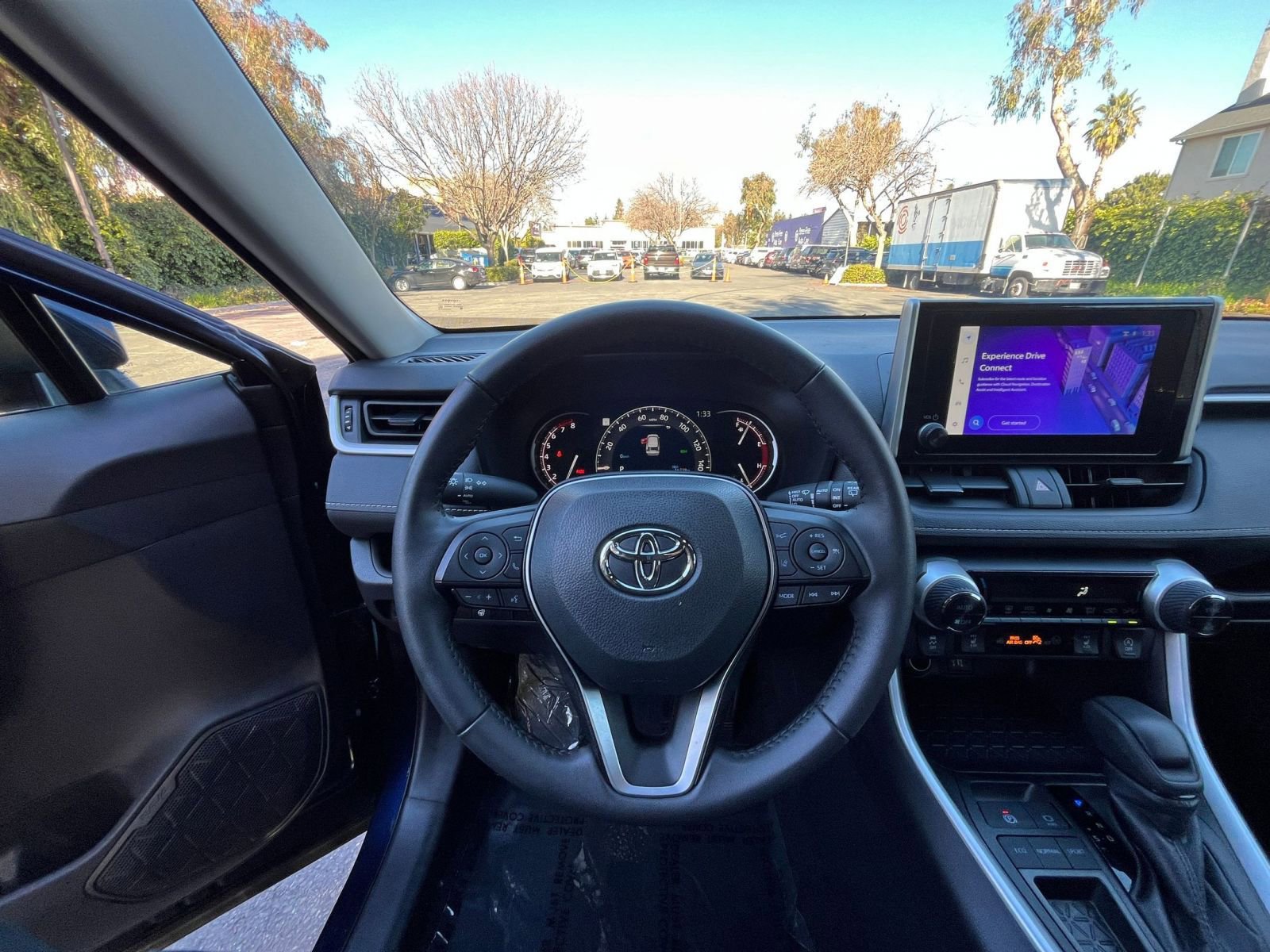 Thumbnail: 2025 Toyota RAV4 - 33