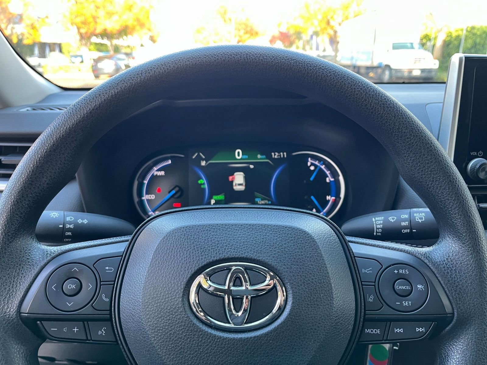 Thumbnail: 2025 Toyota RAV4 - 27