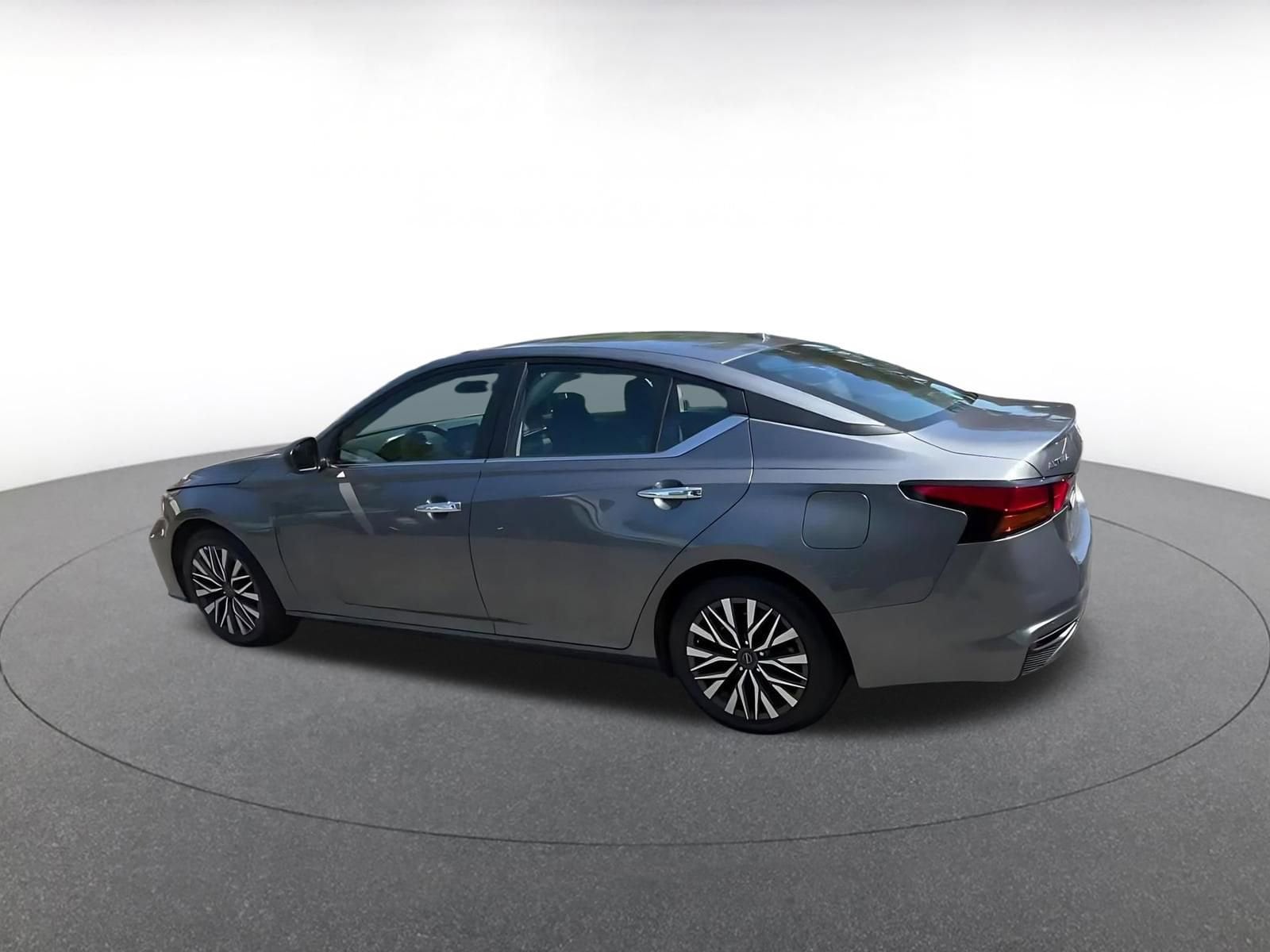 Thumbnail: 2025 Nissan Altima - 10