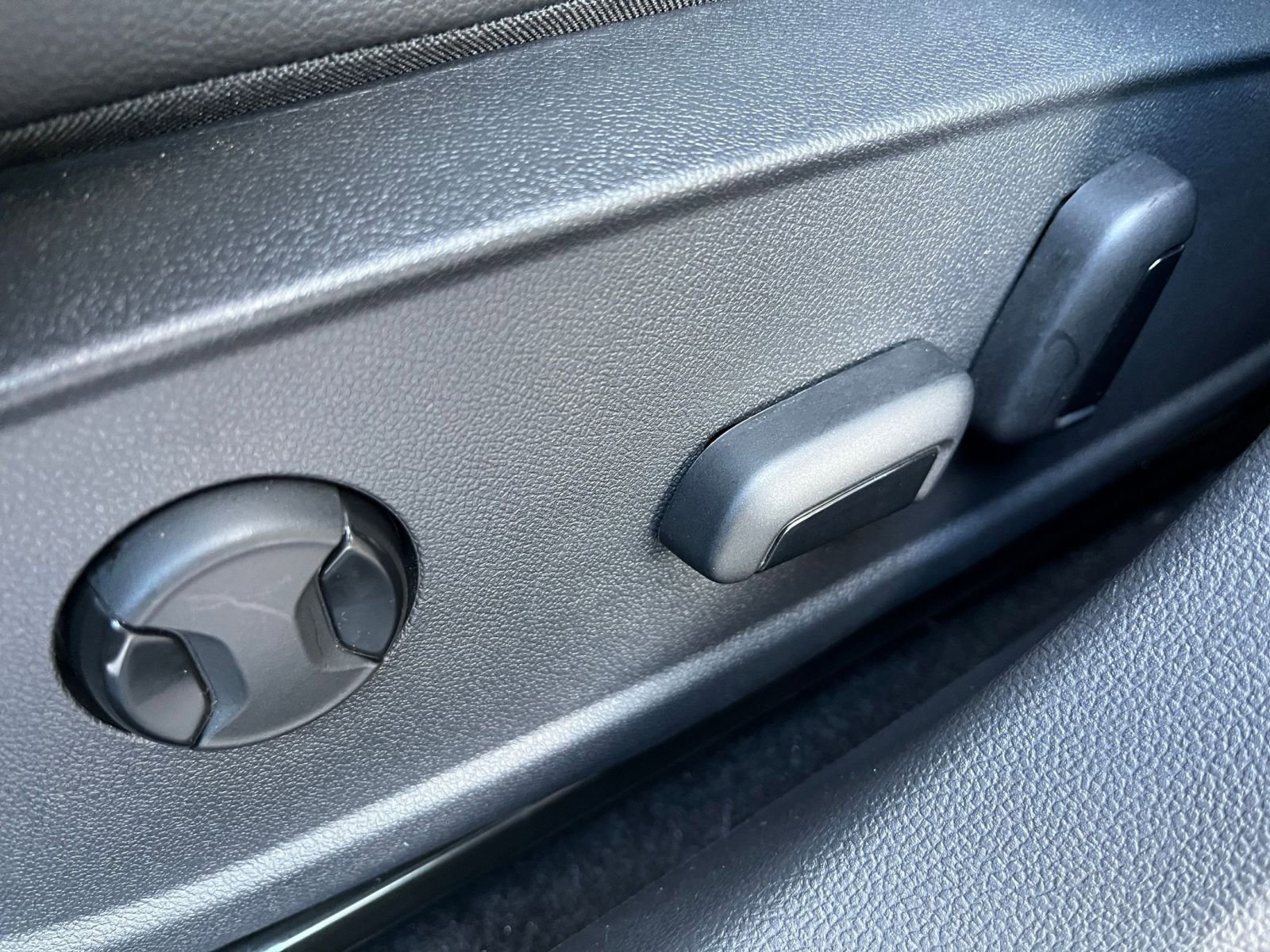 Thumbnail: 2025 Volkswagen Jetta - 23