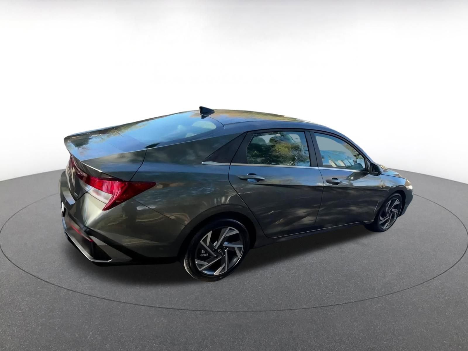 Thumbnail: 2025 Hyundai Elantra - 15