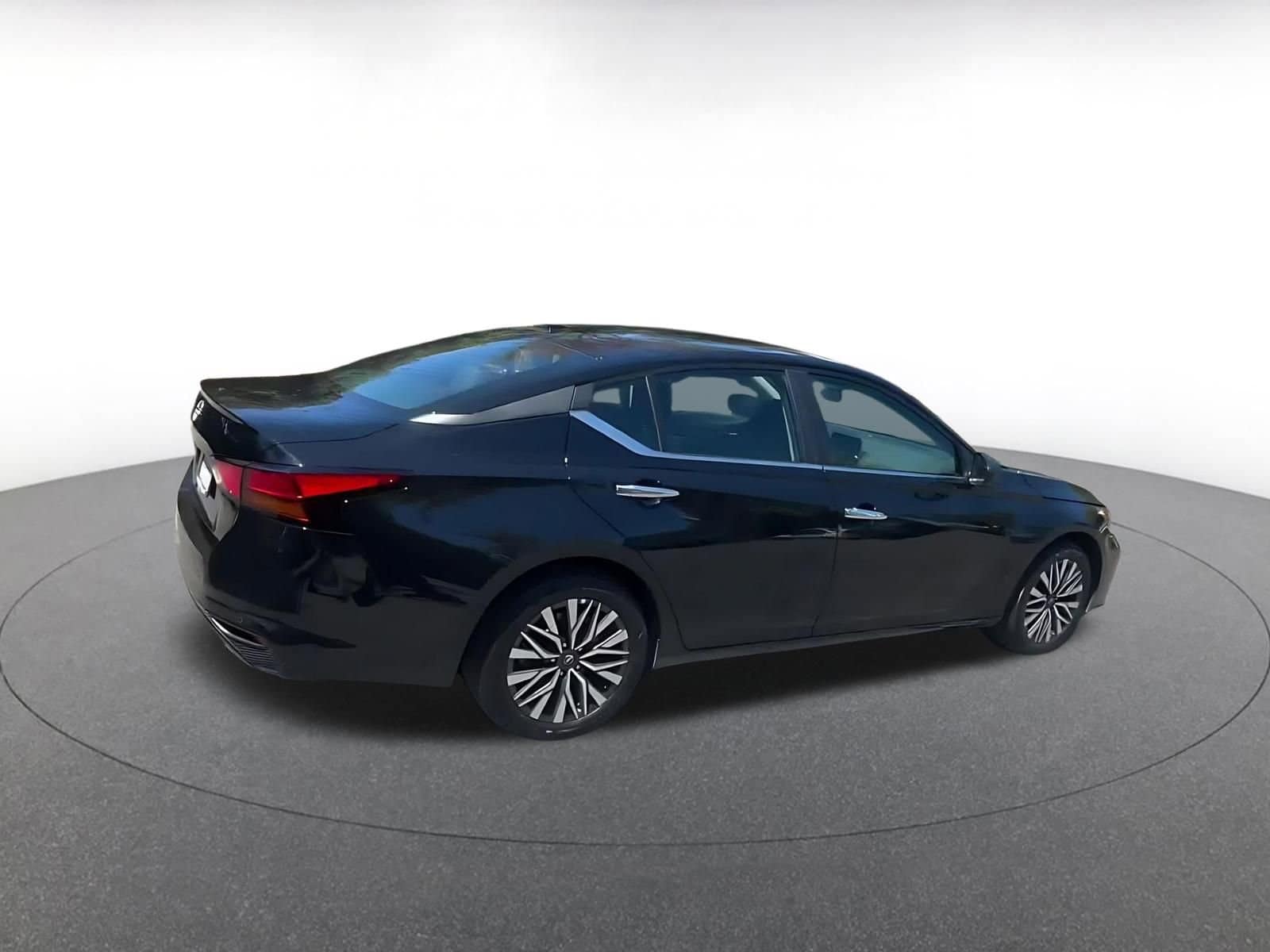Thumbnail: 2025 Nissan Altima - 15