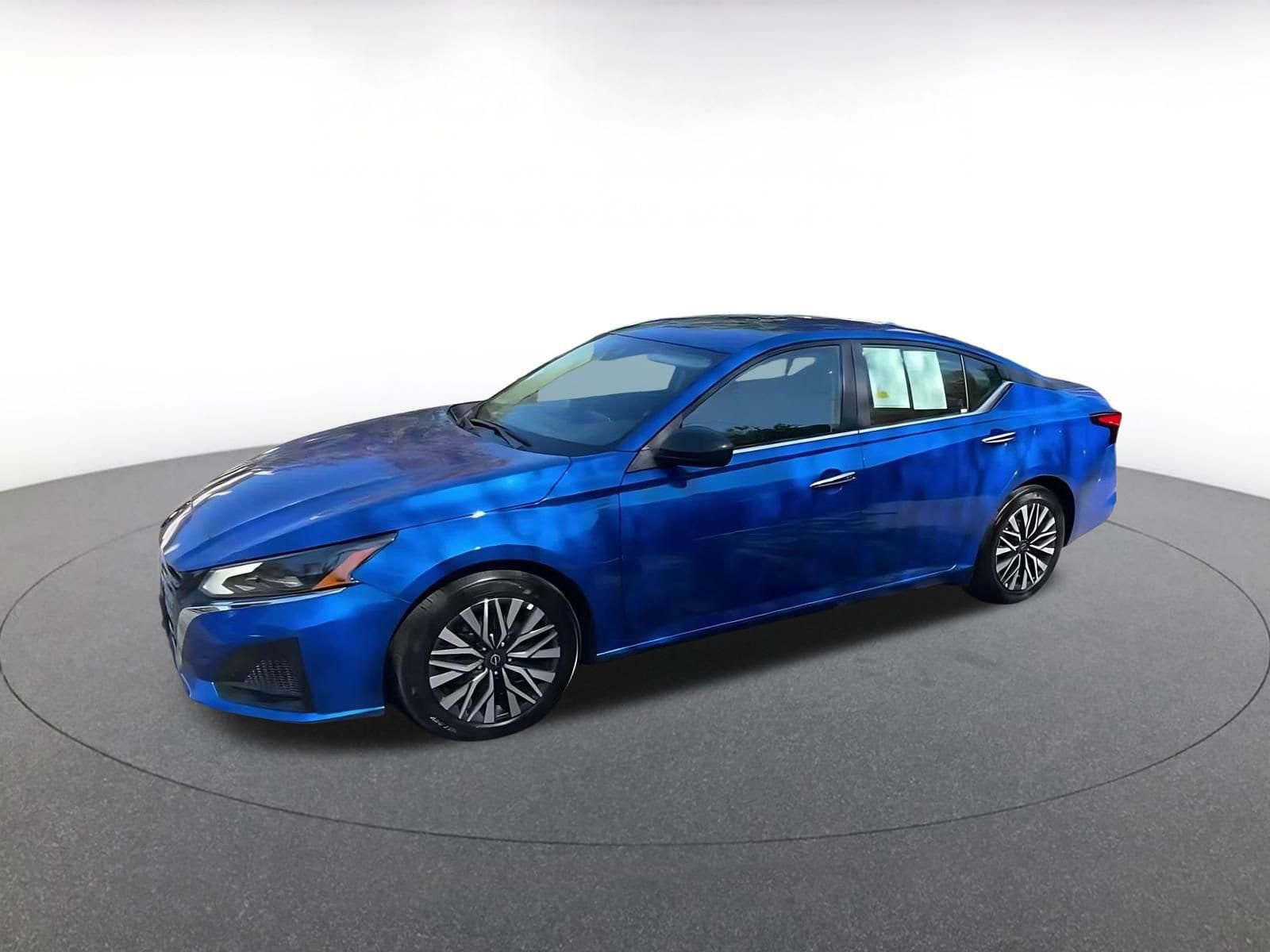 Thumbnail: 2025 Nissan Altima - 8