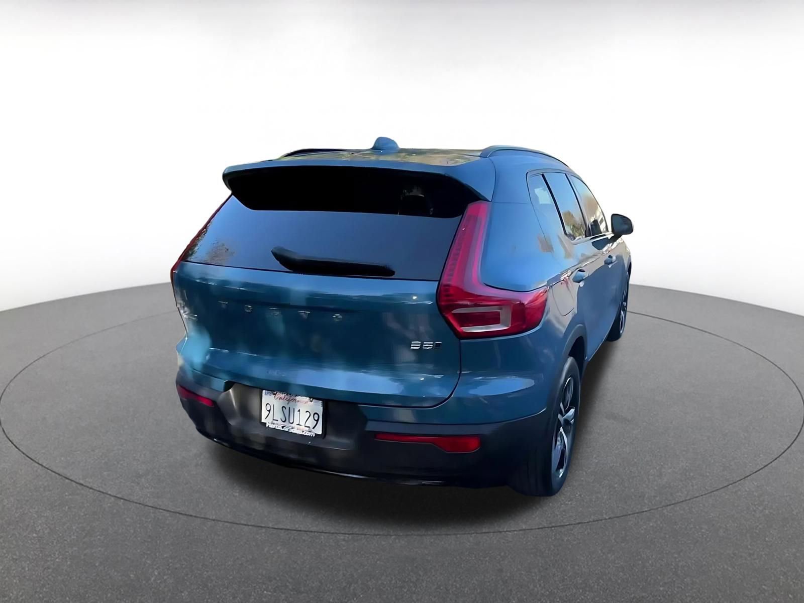 Thumbnail: 2024 Volvo XC40 - 14