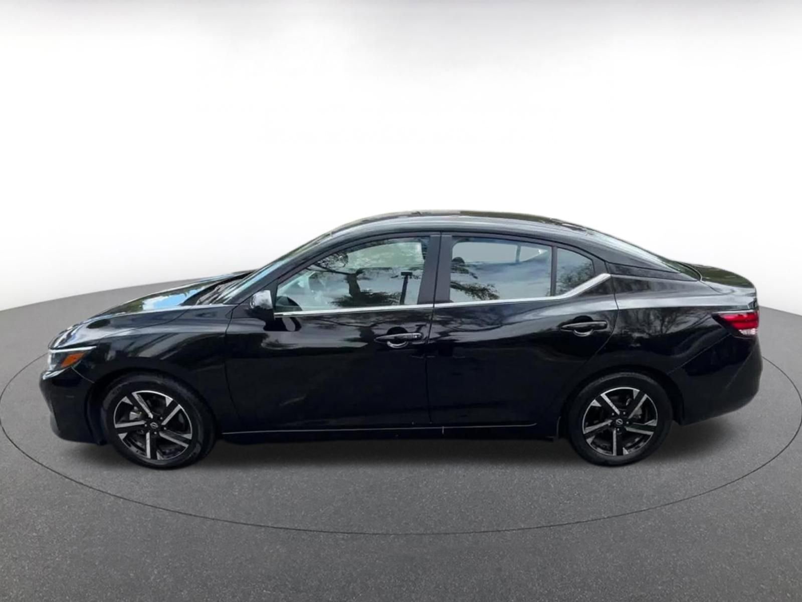 Thumbnail: 2025 Nissan Sentra - 9