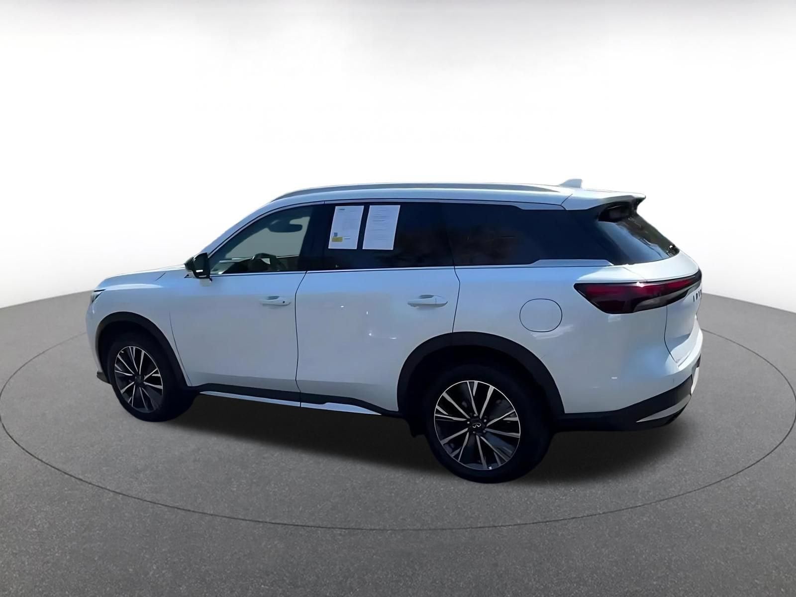 Thumbnail: 2026 INFINITI QX60 - 10