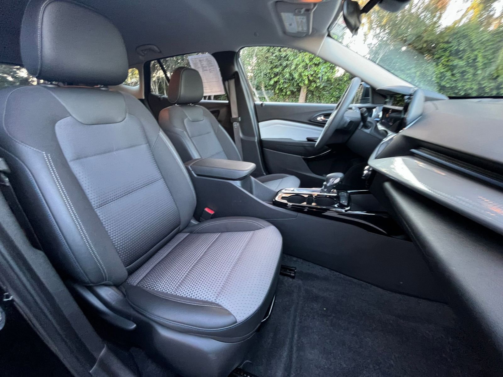 Thumbnail: 2025 Chevrolet Trax - 34