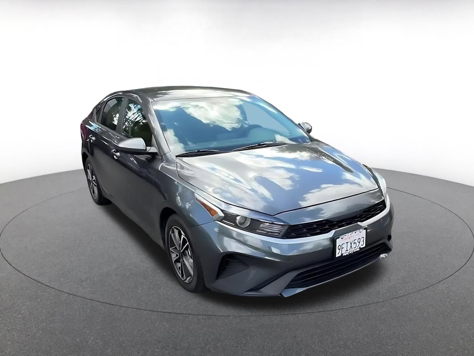 Thumbnail: 2024 Kia Forte - 3