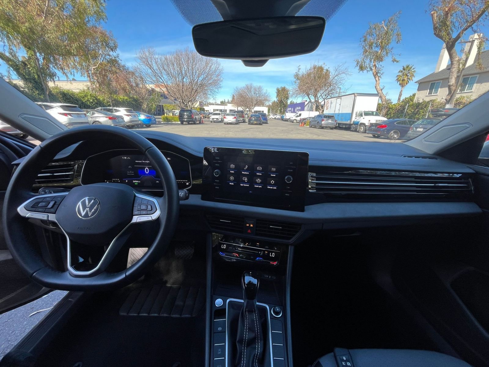 Thumbnail: 2025 Volkswagen Jetta - 34