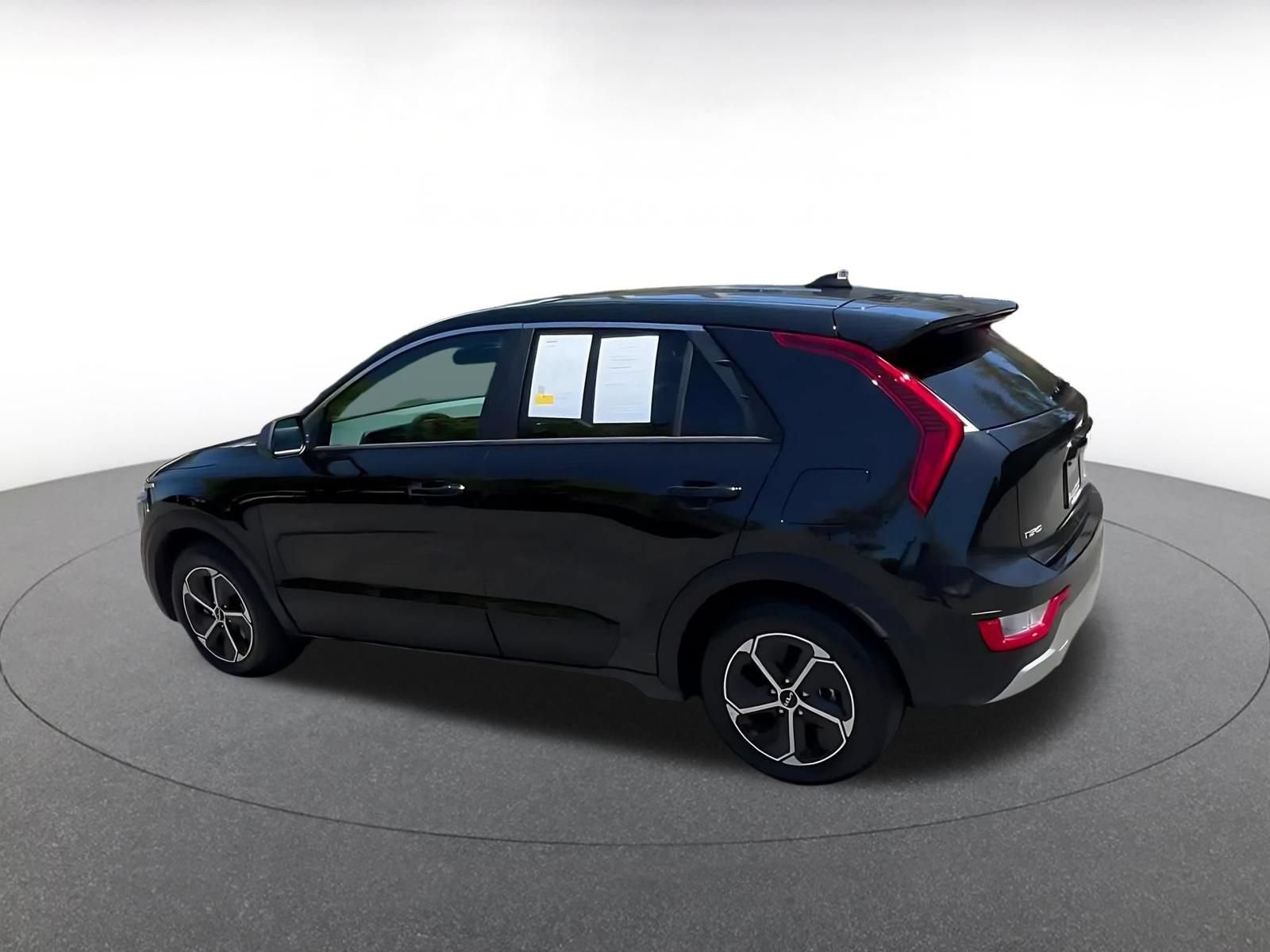 Thumbnail: 2026 Kia Niro - 10
