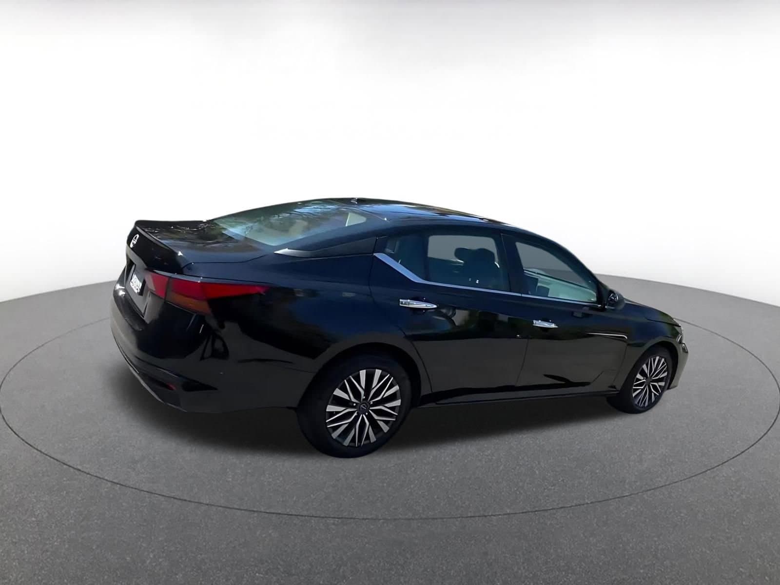 Thumbnail: 2025 Nissan Altima - 15