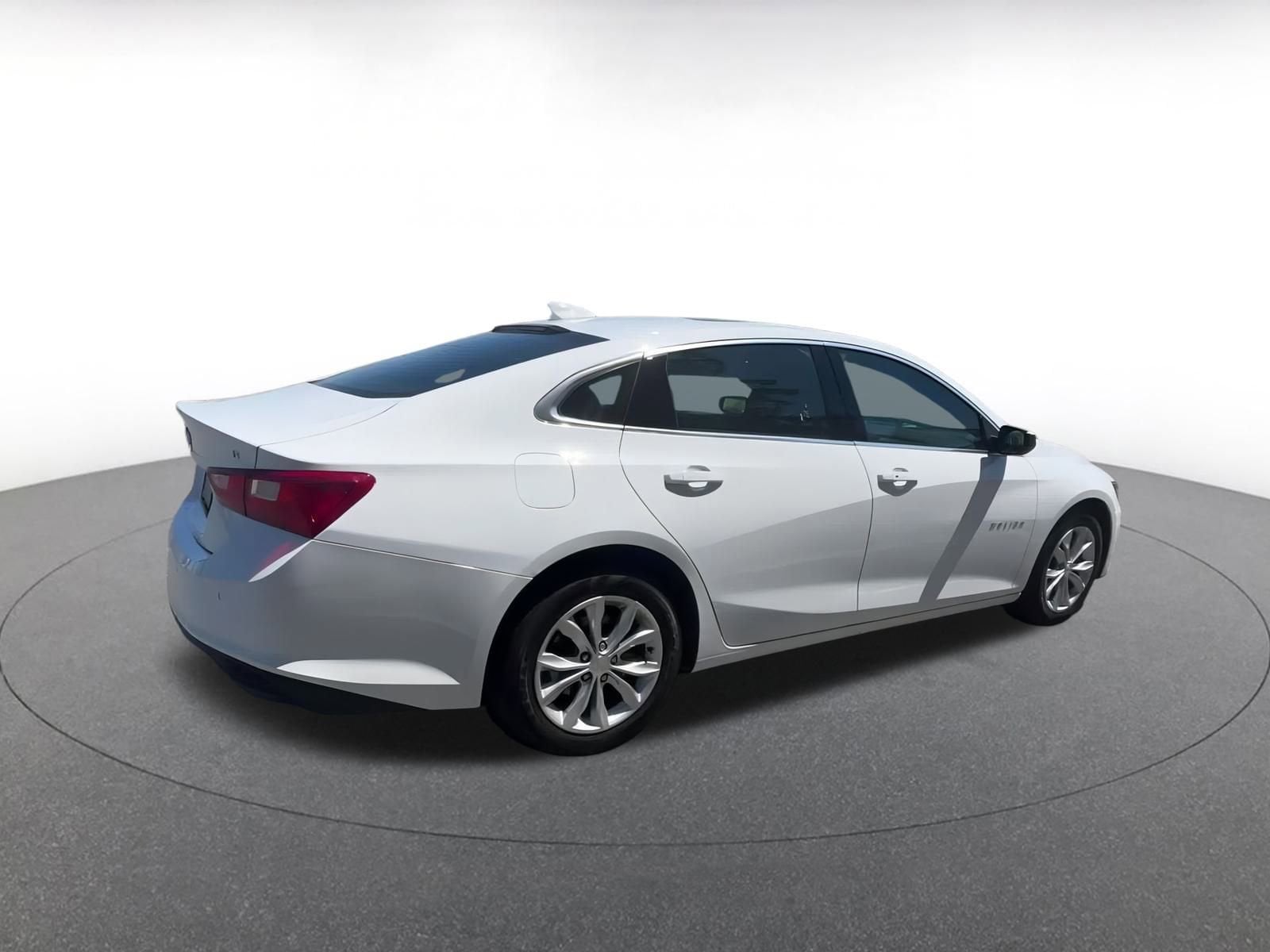 Thumbnail: 2024 Chevrolet Malibu - 12